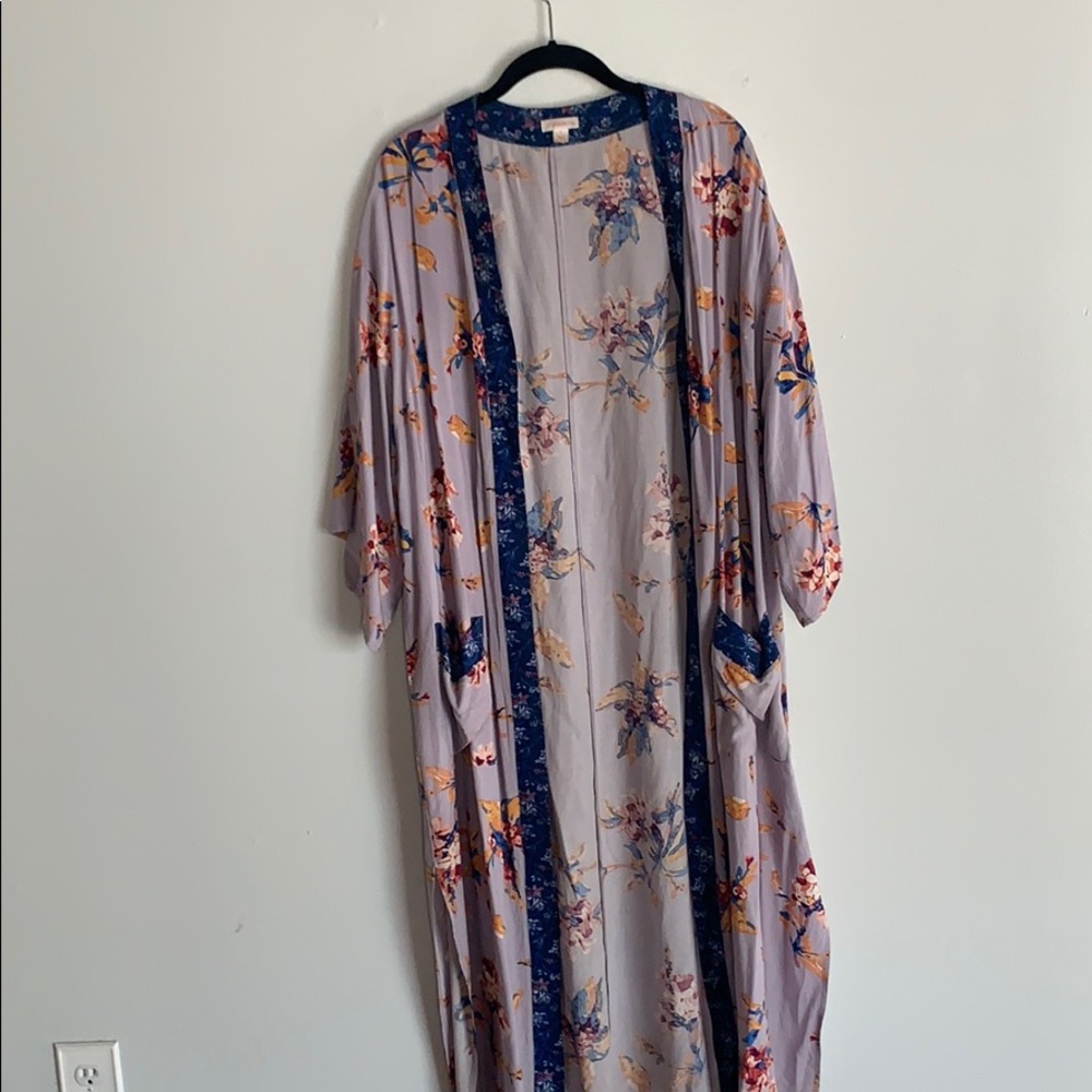 Xhilaration Lavender Purple Floral Kimono